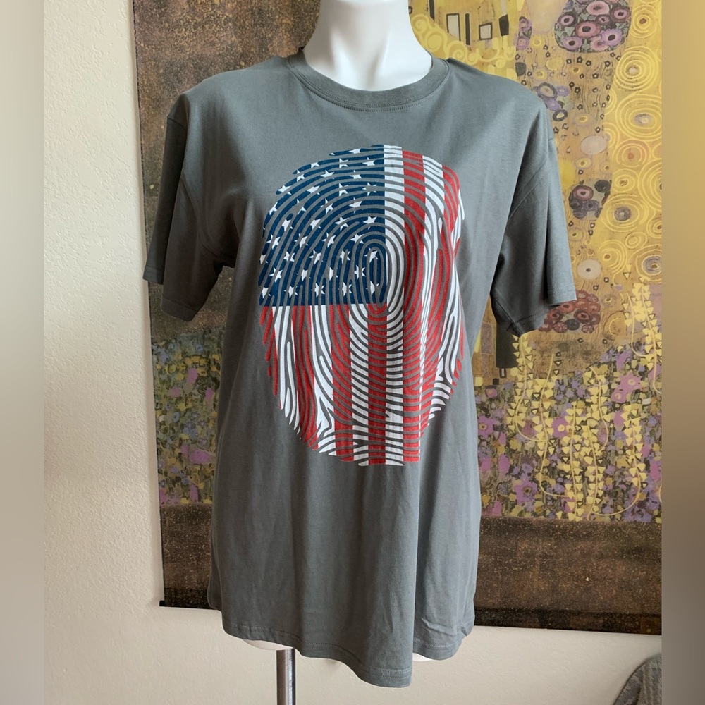 NWOT Unisex Patriotic T-shirt 🇺🇸 USA - Picture 1 of 4